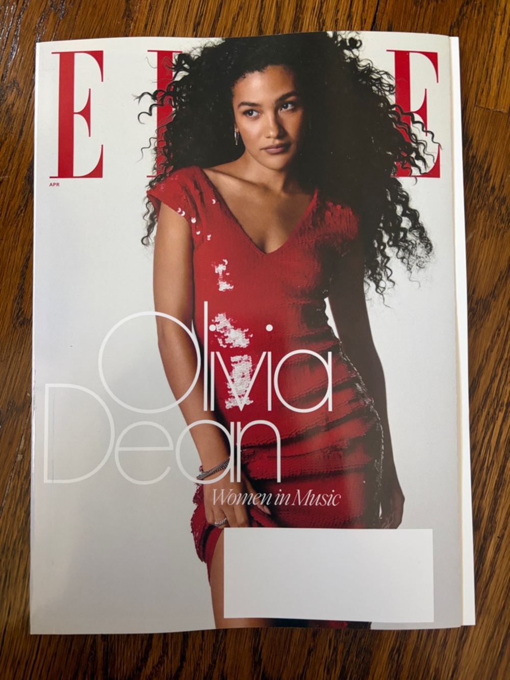 Elle Magazine - April 2026 - Olivia Dean - NEVER READ! fashion magazines beauty